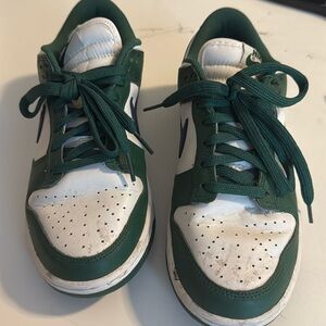 Gently worn. Nike Dunk Low Gorge Green Navy White. Women’s size 7.5/Men’s size 6